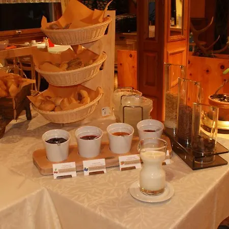 Hotel A La Staziun
