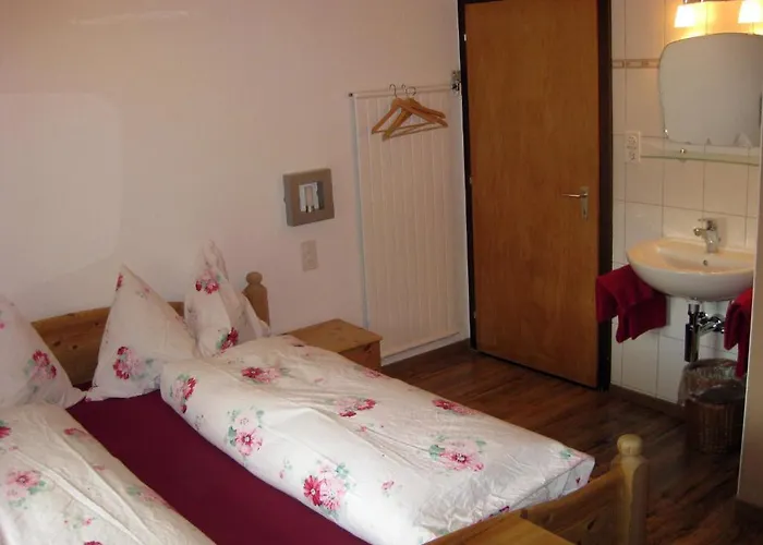 Hotel A La Staziun 2*