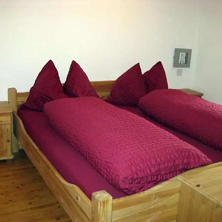 A La Staziun 체르네츠